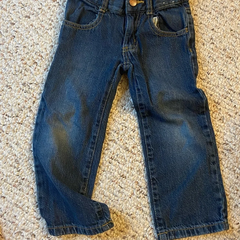 Boys size 3t lot 3 shirts 1 pants